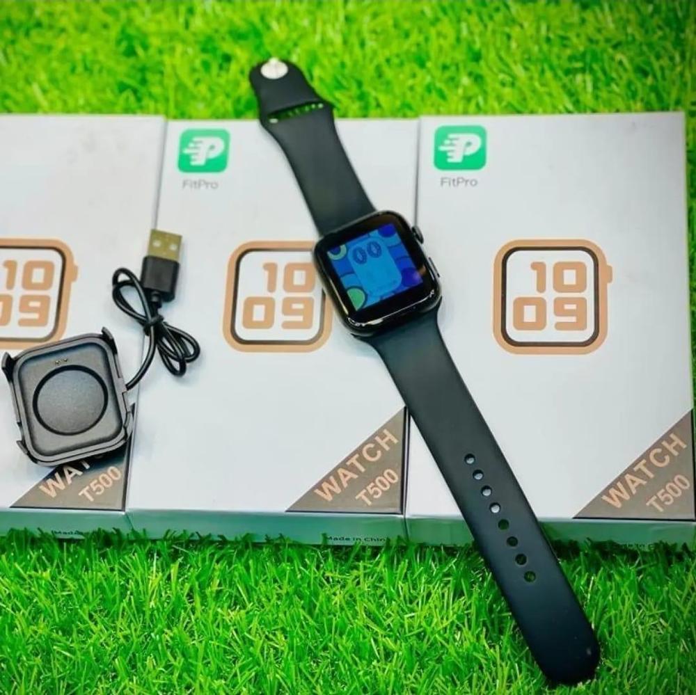 Smartwatch T500 Bluetooth – 2.5D Glass Display with Silicone Strap